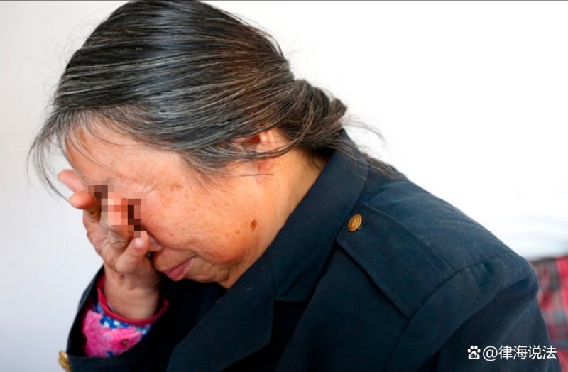 Vừa bị lừa hơn 3,7 tỷ đồng tiền tiết kiệm, người phụ nữ vẫn chuyển thêm “3,3 tỷ” cho kẻ lừa đảo: Cảnh sát không ngăn cản mà còn ủng hộ