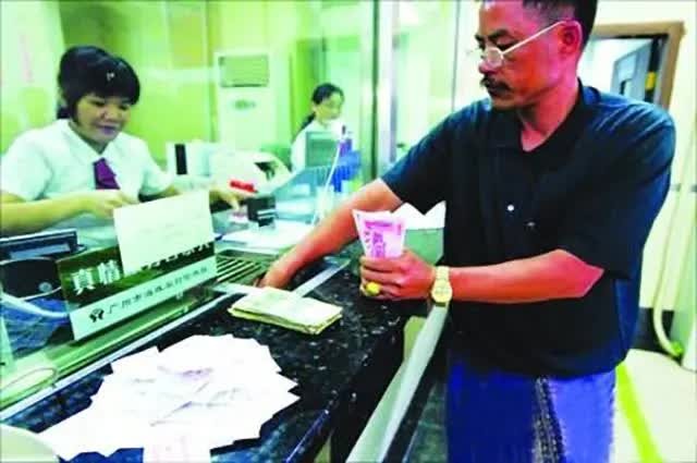 Cụ bà qua đời để lại 5 sổ tiết kiệm hơn 835 triệu đồng, 4 người chắt đi rút thì bị ngân hàng từ chối: “Chưa thể giải ngân vì sợ chi tiền sai đối tượng”