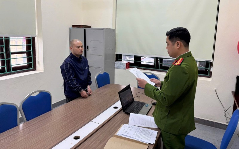 Người đàn ông SN 1996 không nghề nghiệp, vào hỏi mua dây chuyền vàng 5 chỉ giá 85 triệu: Chủ tiệm lập tức báo công an vào chiều mùng 5 Tết