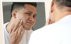 Triệu chứng ban đầu của bệnh tiểu đường có thể xuất hiện trên mặt: Thấy 7 dấu hiệu này, hãy đi khám ngay