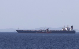 Bẻ gãy phong toả của Mỹ, siêu tàu chở gần 2 triệu thùng dầu Iran trị giá 220 triệu USD tiến thẳng tới một nước Đông Nam Á