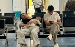 Bức ảnh ở hành lang bệnh viện đang viral: Bạn có chọn đúng bố cho con hay không? Cứ nhìn những lần con cái đau ốm thì sẽ rõ!