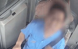 Tài xế xe buýt lên cơn nhồi máu cơ tim vẫn cố hết sức cứu sống 12 hành khách: Camera ghi lại 2 phút 20 giây đầy xót xa