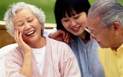 Khi con chủ động gửi tiền, cha mẹ thông minh không bao giờ nói: "Thôi con giữ lấy mà dùng" mà sẽ xử lý cực khéo như này!