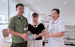 Phát hiện cọc tiền 16.00.000 đồng nằm chơ vơ tại Bệnh viện Bạch Mai cơ sở 2, đội ngũ an ninh lập tức rà soát xác minh
