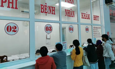 Người bệnh BHYT mua thuốc bên ngoài, ĐBQH lo chất lượng