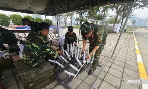 Cận cảnh trận địa pháo hoa tại đường hầm sông Sài Gòn trước giờ khai hỏa đón năm mới 2025