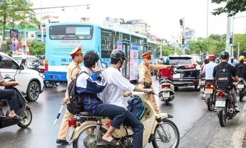 Cha mẹ có thể bị phạt tới 10 triệu đồng khi giao xe máy cho con chưa đủ tuổi điều khiển