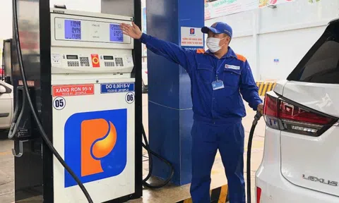 Giá xăng dầu giảm sâu, tác động đến ngành nào?