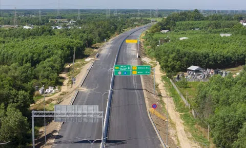 30 km cao tốc Bến Lức - Long Thành thông xe tối nay