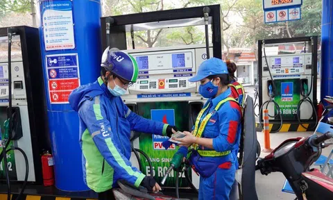 Giá xăng, dầu tiếp tục giảm sâu