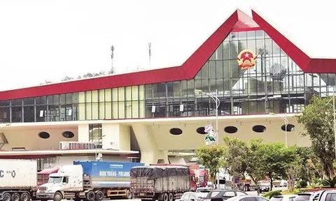 Tăng đột biến xe chở hàng thông quan biên giới Lạng Sơn