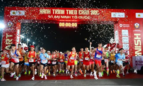 Những hình ảnh đẹp giải chạy “Hành trình theo chân Bác - Vì an ninh Tổ quốc” 2025