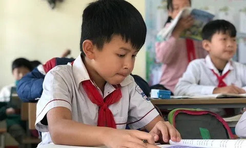 Phụ huynh hào hứng trước điều chỉnh mới của Sở GD&ĐT Hà Nội: "Cảm ơn! Chúng tôi sẽ đỡ vất vả hơn rất nhiều!"