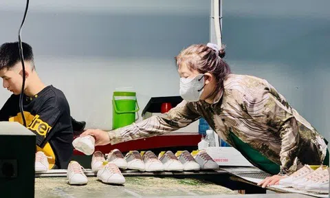 Công nhân băn khoăn 1 năm không được nghỉ phép 2 ngày liên tục