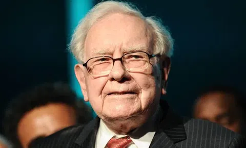 Warren Buffett thẳng thắn: Đừng kì kèo về LƯƠNG khi mới đi làm, đào sâu vào 1 YẾU TỐ có thể định đoạt sự nghiệp của bạn!