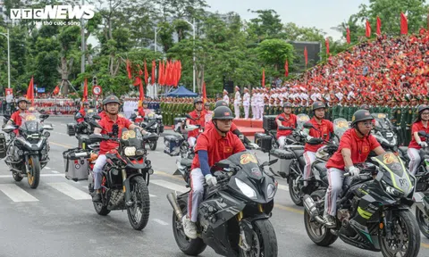 Dàn mô tô 'khủng' tham gia diễu hành, mừng 70 năm Giải phóng Hải Phòng