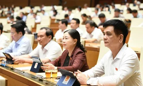 Quốc hội bàn nội dung liên quan cán bộ, công chức và tổ chức chính quyền địa phương