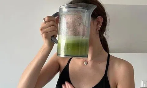 Đi nắng về uống ngay cốc nước xanh này: Nguyên liệu là rau của mọi nhà, phục hồi da và tóc bị cháy nắng