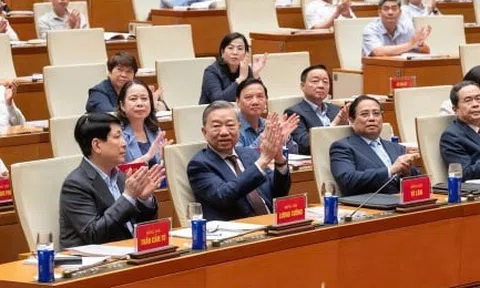 Bộ Chính trị: Tránh lộ thông tin, bí mật Nhà nước liên quan sắp xếp bộ máy