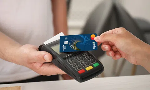PVcomBank ra mắt dòng thẻ đồng thương hiệu Napas và Mastercard