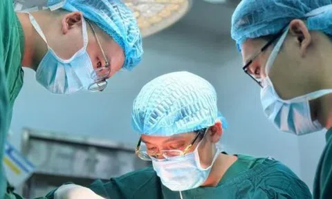 Đau tay suốt 9 năm, cô gái 23 tuổi bất ngờ phát hiện mắc ung thư