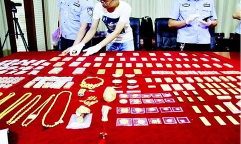 Tịch thu 20kg trang sức vàng, kim cương trị giá hơn 28 tỷ đồng tại nhà của 1 hacker