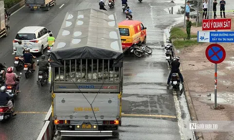 Xe tải va chạm với xe máy trước chợ đầu mối Thủ Đức, 2 người tử vong