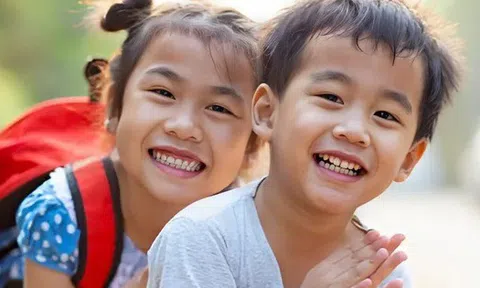 Cha mẹ lười có nuôi dạy được con thành công? Nghiên cứu của Harvard khiến phụ huynh cười toe toét