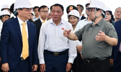 Sau chuyến thị sát cùng ông Phạm Nhật Vượng, Thủ tướng ra chỉ đạo cho siêu dự án của Vingroup