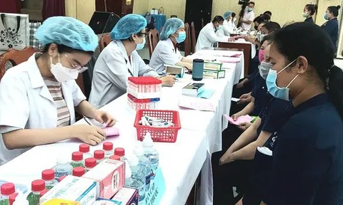 Nhân viên y tế sắp được hưởng phụ cấp ưu đãi nghề đến 70%?