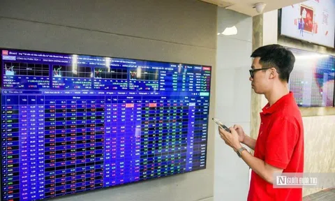 Chứng khoán giữ nhịp trên 1.300 điểm, đi tìm cổ phiếu để "chọn mặt gửi vàng"