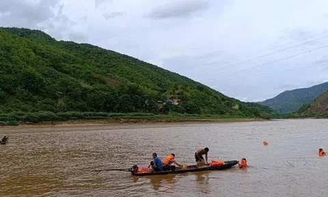 Lao xuống vùng nước sâu cứu em, 2 chị em bị đuối nước thương tâm