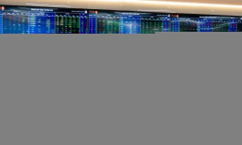 Tiền vào chứng khoán 'hụt' 10.000 tỷ một phiên
