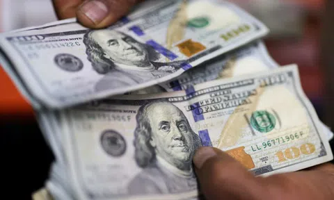 USD bật tăng sau phán quyết ngăn ông Trump áp thuế