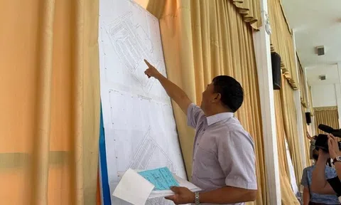 Chờ gần 20 năm, người đàn ông bốc được lô đất dịch vụ 3 mặt tiền