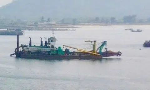 Chìm tàu trên vùng biển Hà Tĩnh, 10 thuyền viên mất tích