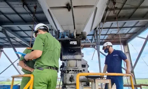 Vụ nghi ngộ độc khí tại nhà máy gạch: Mất chồng, người mẹ 5 con rơi vào cảnh khốn cùng