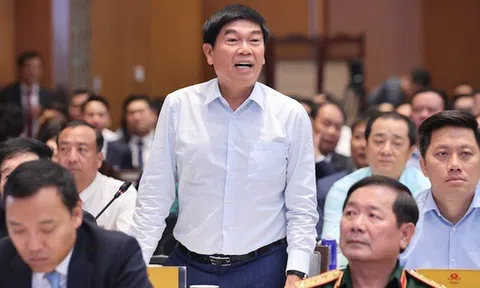 Trước Thủ tướng, tỷ phú Trần Đình Long bày tỏ điều ‘không ngờ’ ở Nghị quyết 68, đưa ra đề nghị đặc biệt về các dự án đầu tư công