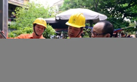 Giá điện sinh hoạt giảm còn 5 bậc, cao nhất gần 4.000 đồng/kWh