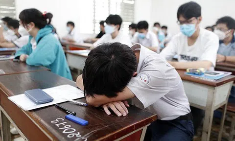 NÓNG nhất lúc này: Thầy giáo mỉa thí sinh thi lớp 10 "học cho lắm rồi cũng đi làm thuê", Hiệu trưởng đã lên tiếng!