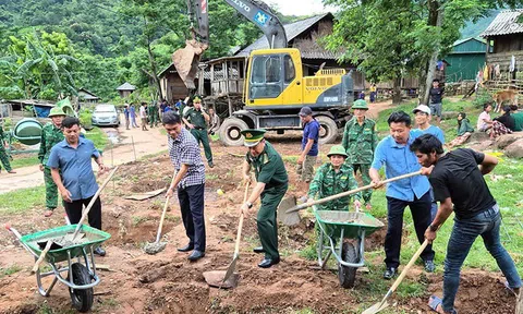 Khởi công xây dựng hàng trăm ngôi nhà trên tuyến biên giới Quảng Bình