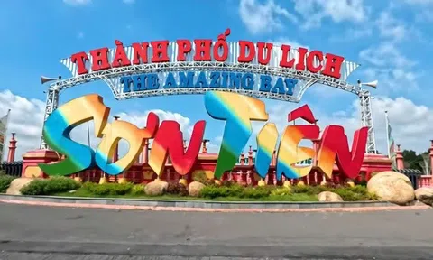 Sập giàn giáo tại công trình trong Khu du lịch Sơn Tiên, 2 người tử vong