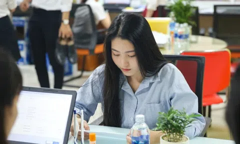Sinh viên mới ra trường than thở "lương 18 triệu không đủ sống"