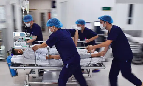 Khi ĐỘT QUỴ trở thành căn bệnh trẻ hóa đáng sợ nhất - Bác sĩ khuyên: Mùa hè nóng nực, ăn 4 món này không khác gì mời tử thần vào cửa!