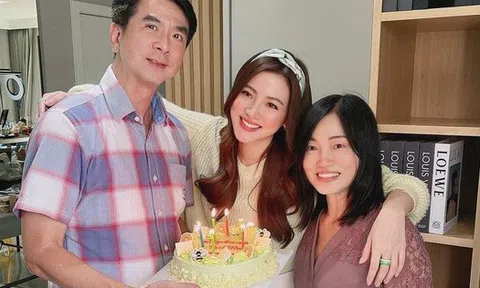 Bố tôi không dạy cách kiếm tiền, nhưng dạy tôi cách tiêu tiền để không bao giờ khổ