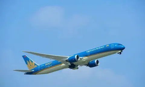 Máy bay từ Đà Nẵng đi Hà Nội hạ cánh khẩn cấp ở Huế