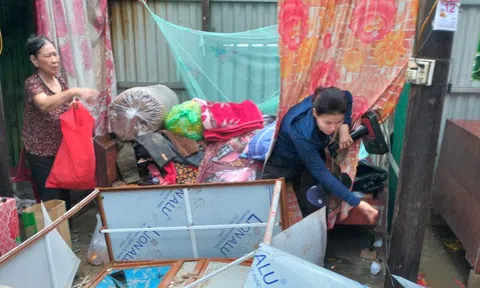 Lốc xoáy làm tốc mái 30 ngôi nhà ở Hà Tĩnh