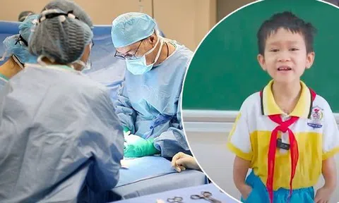 “Con muốn ôm ba mẹ” - Lời ước của em bé khuyết tật, hát dân ca gây sốt mạng xã hội dần thành hiện thực