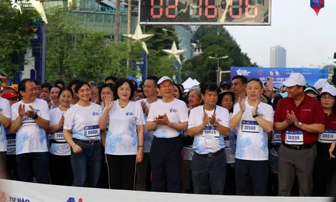 Hơn 6.000 người tham gia Giải đi bộ - chạy bộ "Tự hào Thành phố tôi yêu" tại Tp.HCM